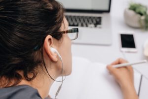 Learning English with shadowing