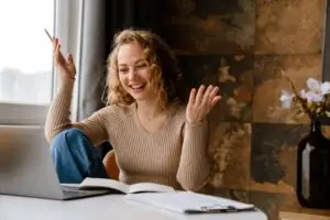 Tailored English conversations and lessons